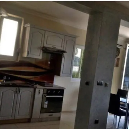 Modern With Sea View דירה